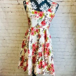 Kimchi & Blue Floral Dress Size Small